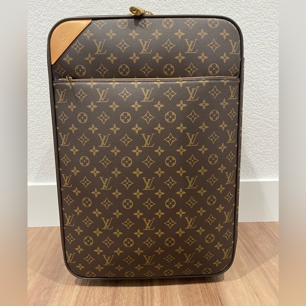 AUTHENTIC Louis Vuitton Pegase 55 rolling suitcase